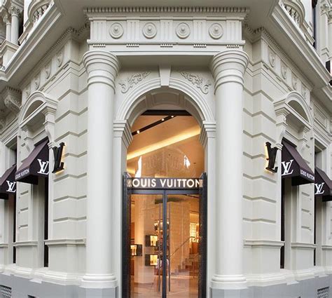 louis vuitton melbourne crown